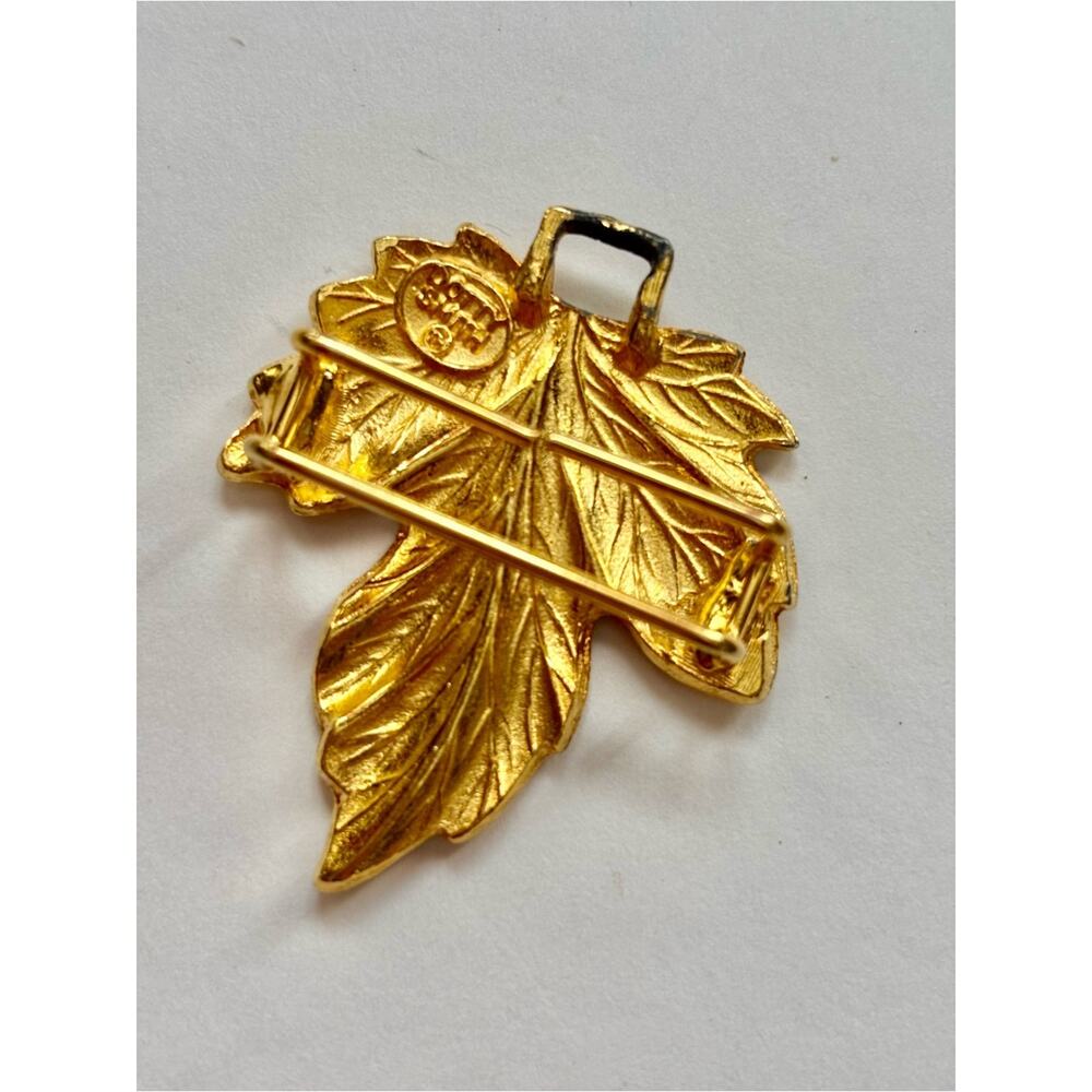 Authentic 🏷️Vintage Signed GERRY’S Textured Maple Leaf Brooch Fall Autumn - Picture 2 of 4